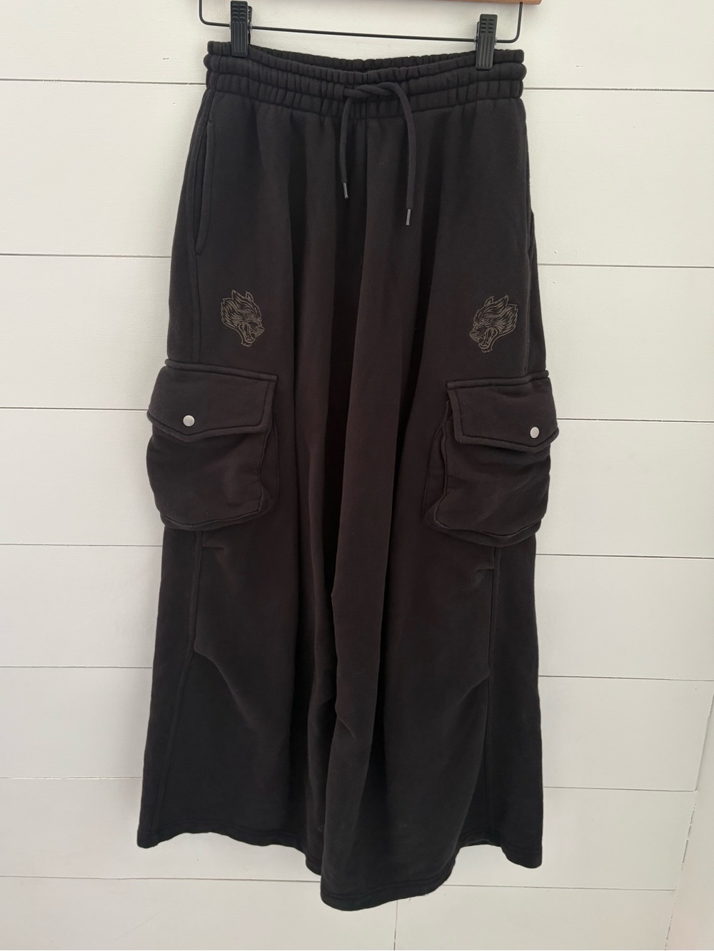 Wide-Leg Cargo Sweatpants in Black